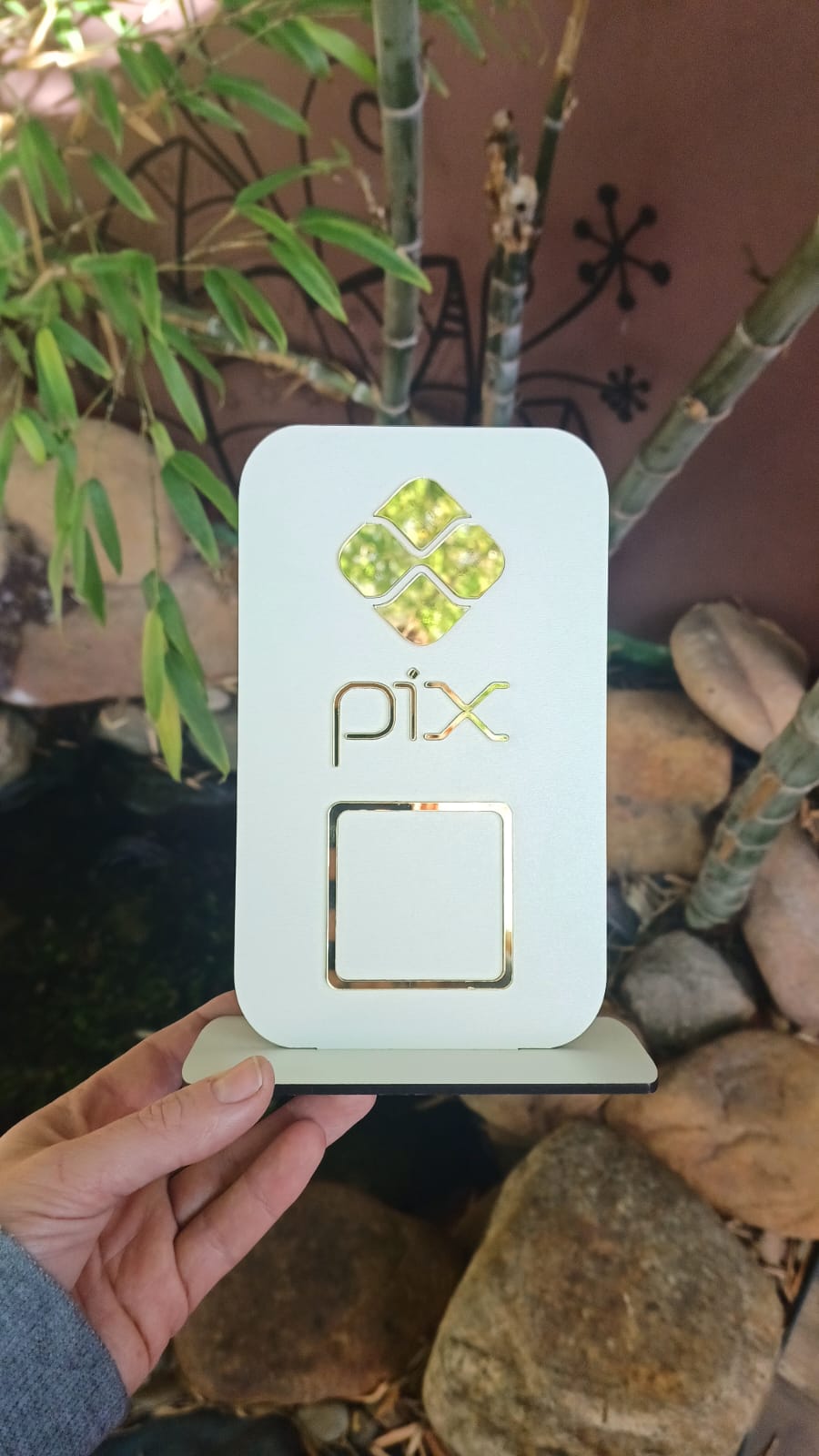 Placas para QR Code em MDF com Detalhes em Acrílico Espelhado - Imagem 3