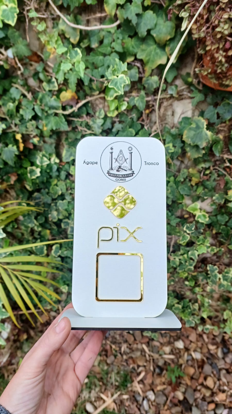 Placas para QR Code em MDF com Detalhes em Acrílico Espelhado